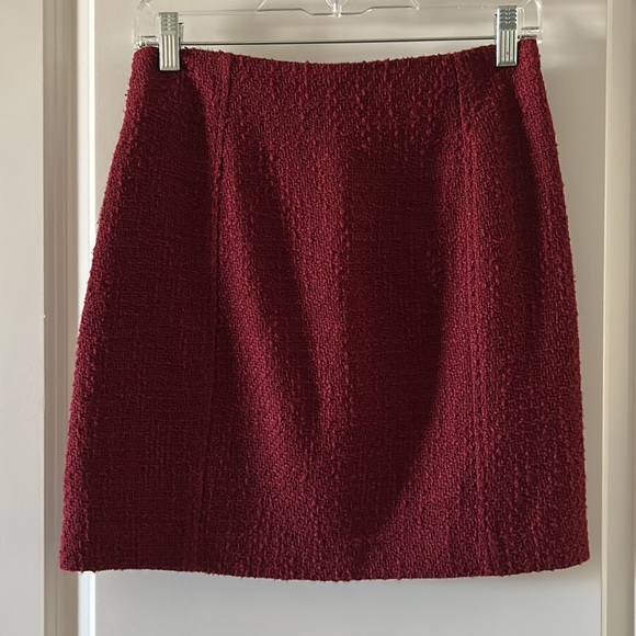 LOFT burgundy mini skirt - Picture 2 of 5